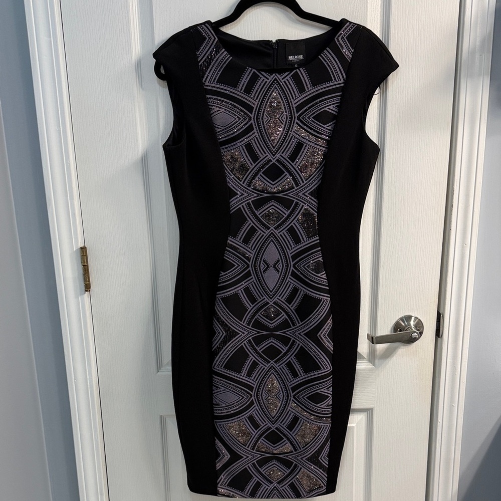 Chic Black and Gray Geometric Fitted Melrose Social Dress